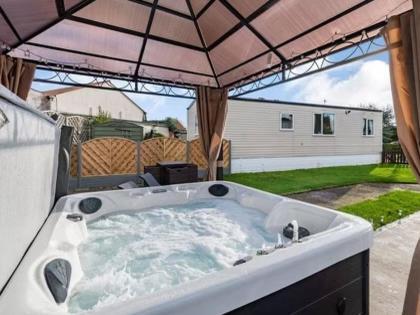 Hot Tub. Countryside. Coast. 5* Patrington Haven Leisure Park, East Yorkshire Villa Bagian luar foto