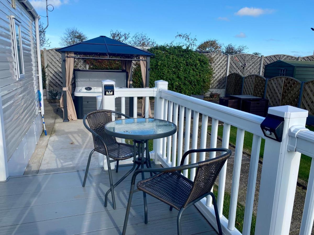 Hot Tub. Countryside. Coast. 5* Patrington Haven Leisure Park, East Yorkshire Villa Bagian luar foto